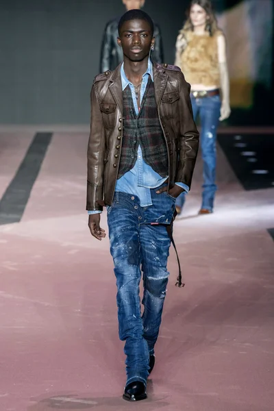 Look 25